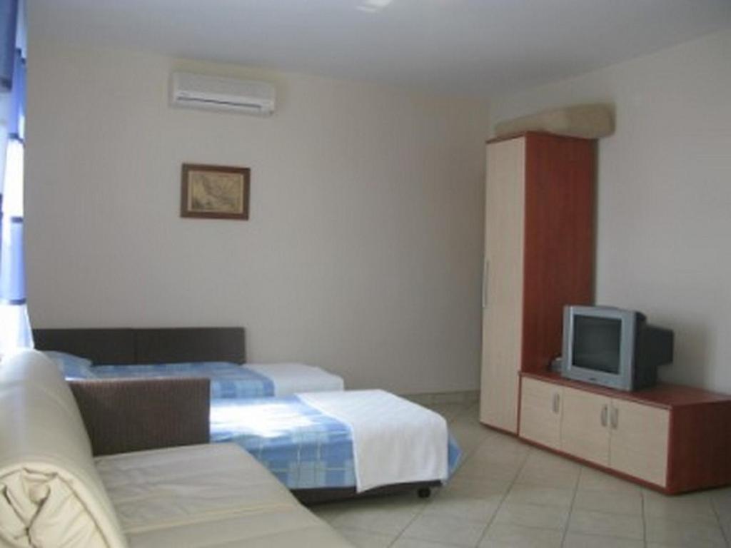 Apartments With A Parking Space Barbat, Rab - 16816 Barbat na Rabu Zewnętrze zdjęcie
